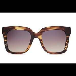 ✅NWOT, QUAY TORTOISE FRAME & MIRRORED SQUARE LENS